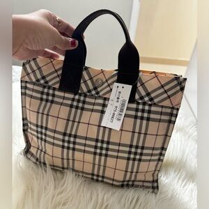 Burberry tote blue label